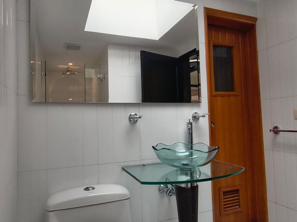 Casa de 3 alcobas en venta en Santa Barbara Central, Bogotá, 242 m² · foto 5 de 20
