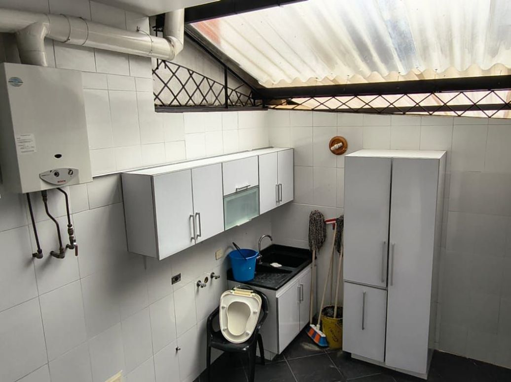 Casa de 3 alcobas en venta en Santa Barbara Central, Bogotá, 242 m² · foto 11 de 20