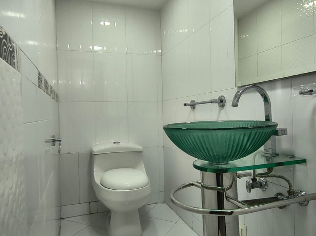 Casa de 3 alcobas en venta en Santa Barbara Central, Bogotá, 242 m² · foto 12 de 20