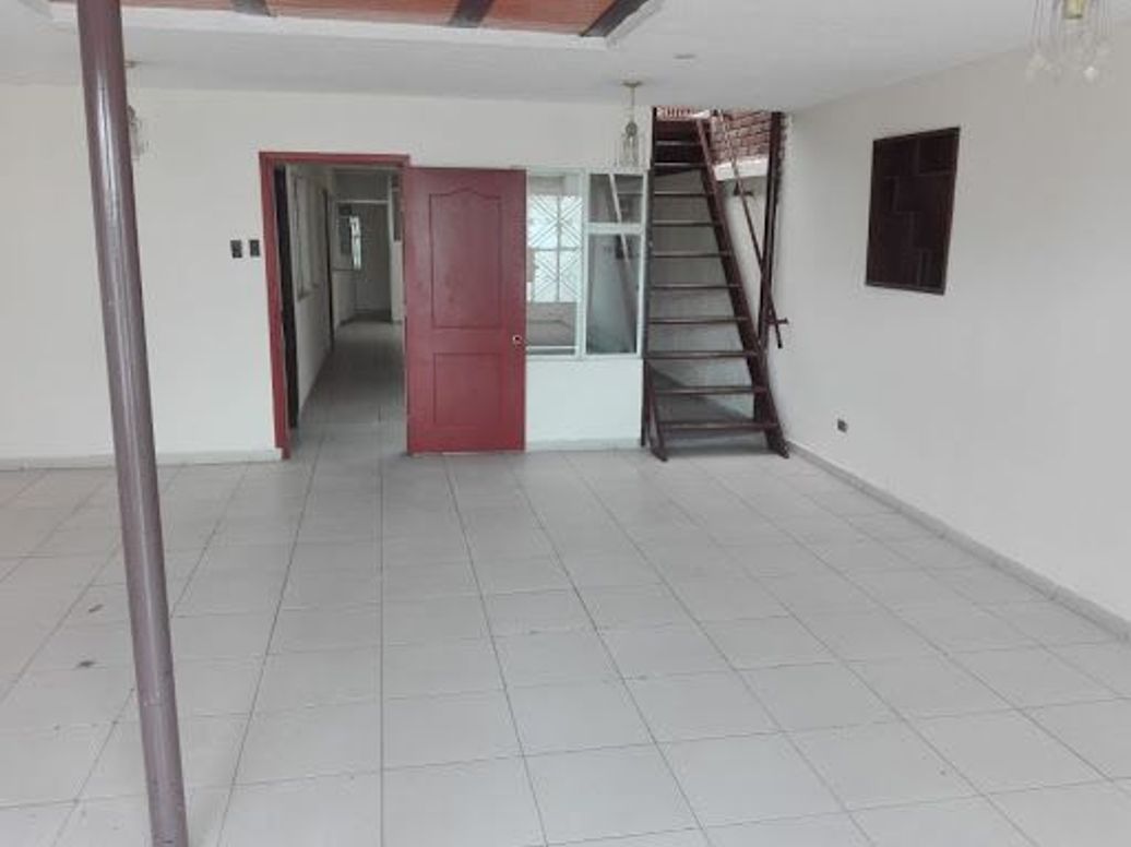 Casa de 6 alcobas en venta en Ciudad Kennedy Central, Bogotá, 300 m² · foto 6 de 20