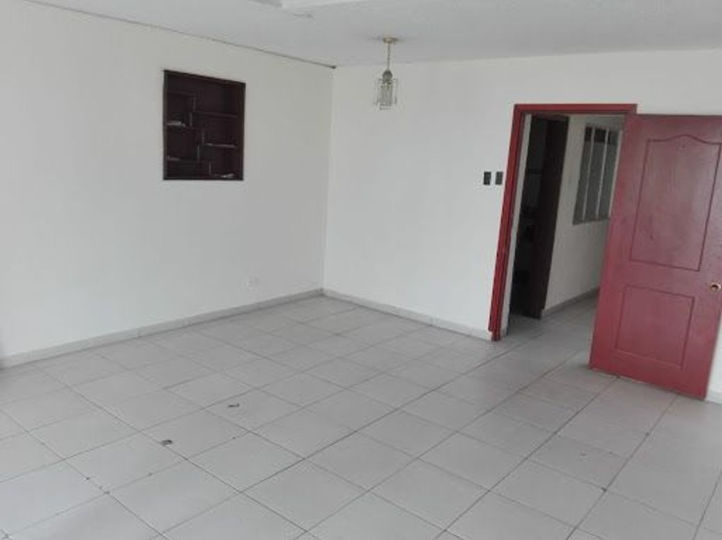 Casa de 6 alcobas en venta en Ciudad Kennedy Central, Bogotá, 300 m² · foto 5 de 20