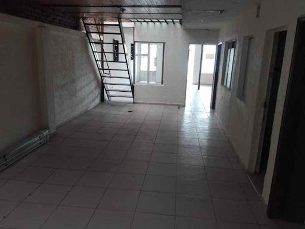 Casa de 6 alcobas en venta en Ciudad Kennedy Central, Bogotá, 300 m² · foto 19 de 20