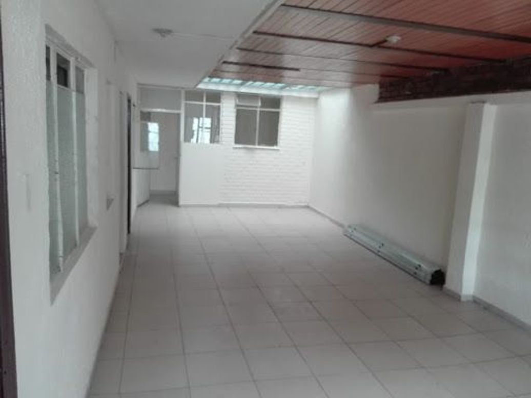 Casa de 6 alcobas en venta en Ciudad Kennedy Central, Bogotá, 300 m² · foto 3 de 20