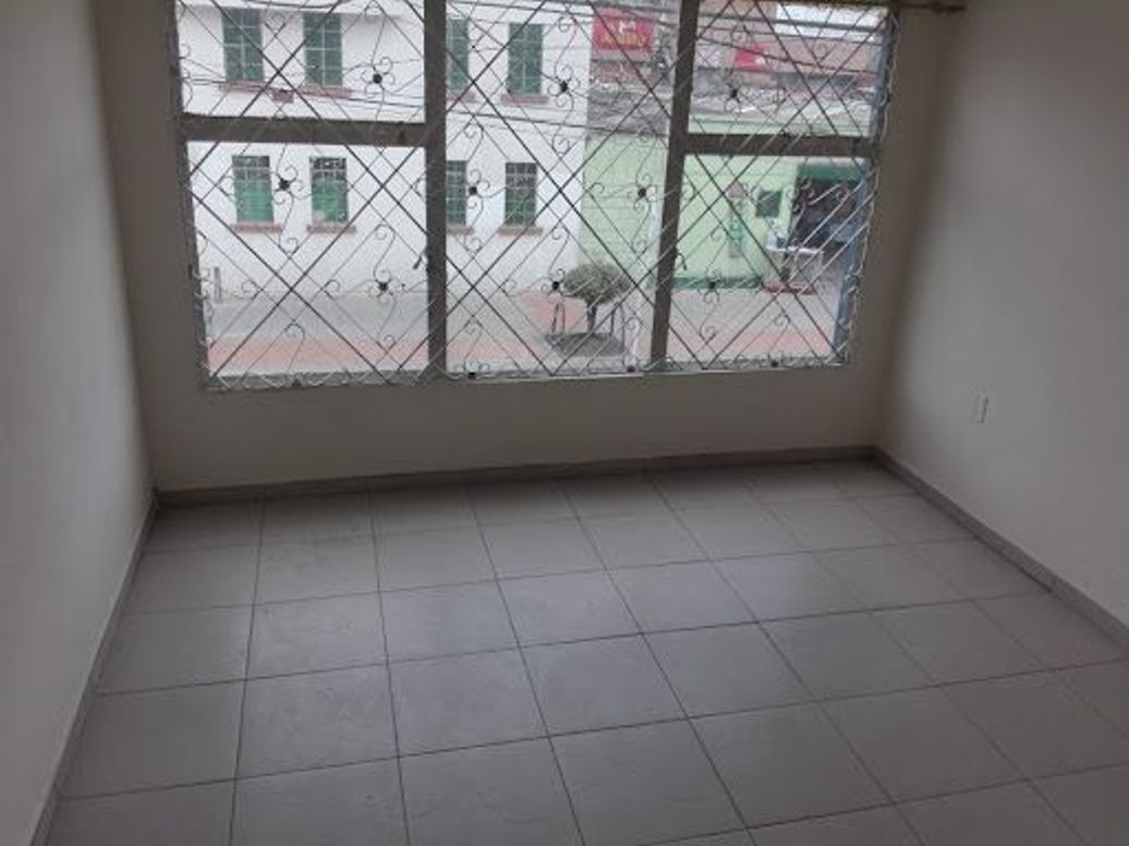 Casa de 6 alcobas en venta en Ciudad Kennedy Central, Bogotá, 300 m² · foto 10 de 20