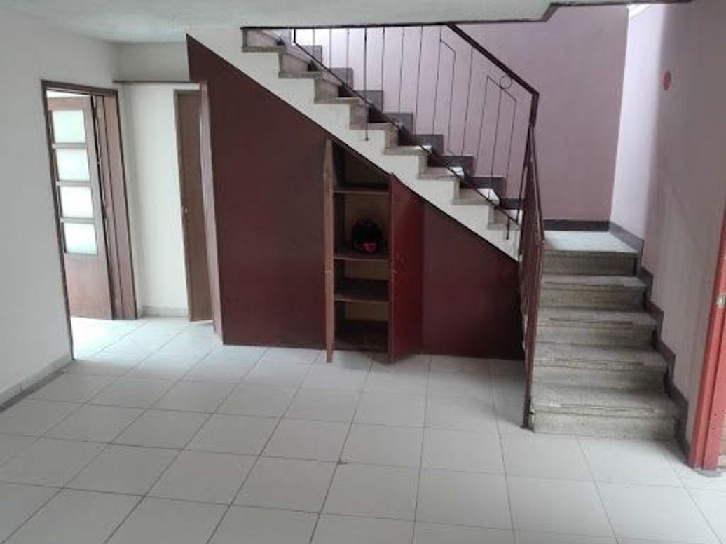 Casa de 6 alcobas en venta en Ciudad Kennedy Central, Bogotá, 300 m² · foto 12 de 20