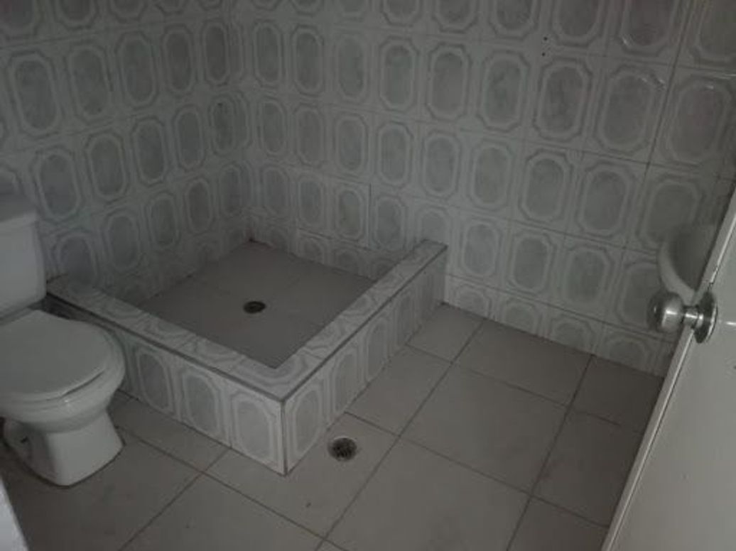 Casa de 6 alcobas en venta en Ciudad Kennedy Central, Bogotá, 300 m² · foto 4 de 20