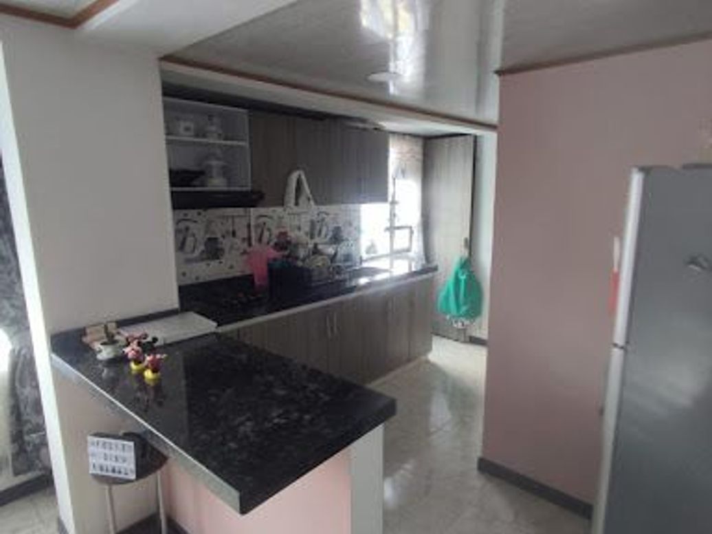 Casa de 9 alcobas en venta en Ciudad Kennedy Central, Bogotá, 149 m² · foto 7 de 17