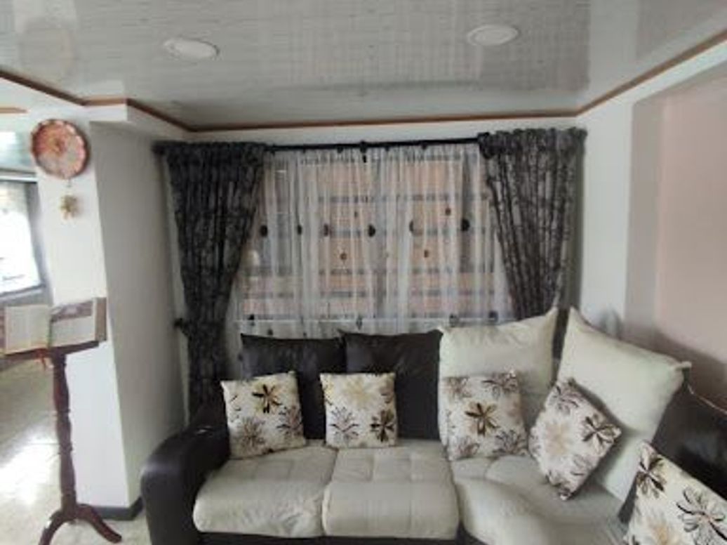 Casa de 9 alcobas en venta en Ciudad Kennedy Central, Bogotá, 149 m² · foto 8 de 17