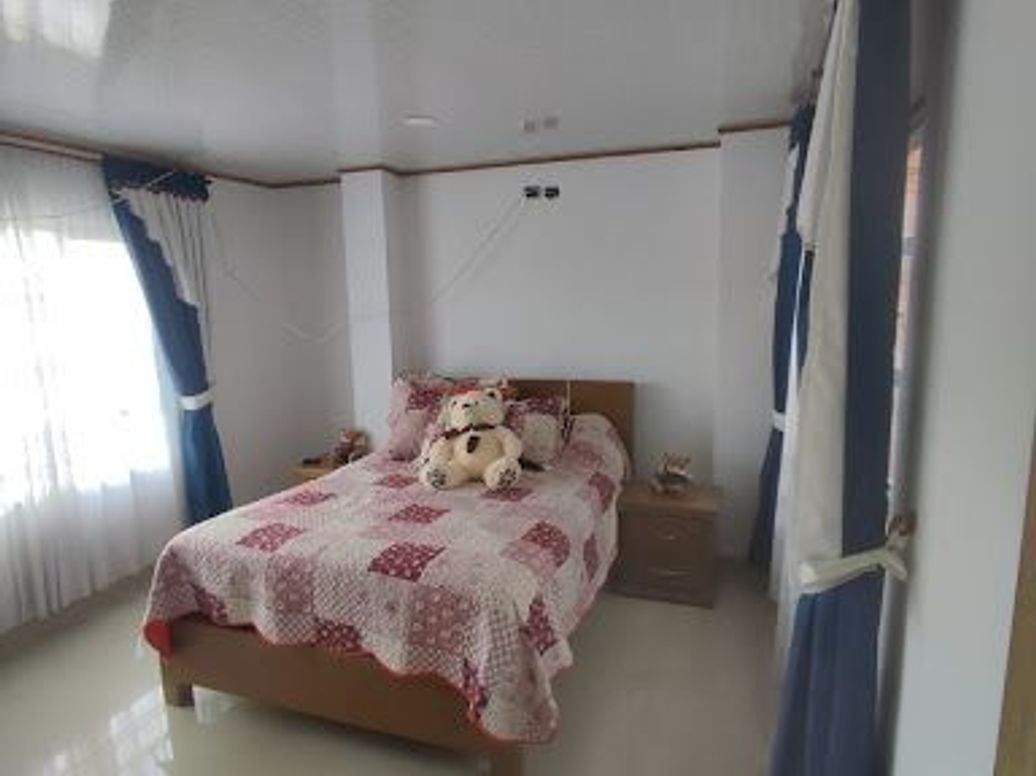 Casa de 9 alcobas en venta en Ciudad Kennedy Central, Bogotá, 149 m² · foto 16 de 17
