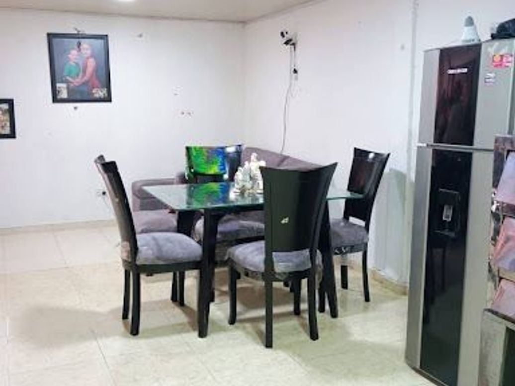 Casa de 9 alcobas en venta en San Pablo, Bogotá, 288 m² · foto 10 de 17