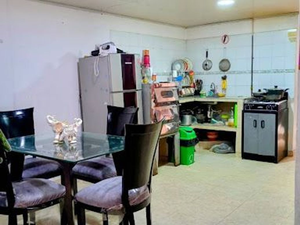 Casa de 9 alcobas en venta en San Pablo, Bogotá, 288 m² · foto 4 de 17