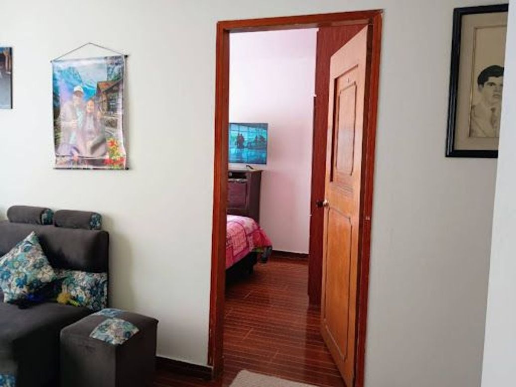 Casa de 9 alcobas en venta en San Pablo, Bogotá, 288 m² · foto 9 de 17