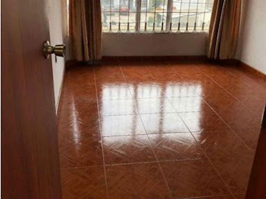 Casa de 5 alcobas en venta en Villa Mayor Oriental, Bogotá, 240 m² · foto 3 de 20