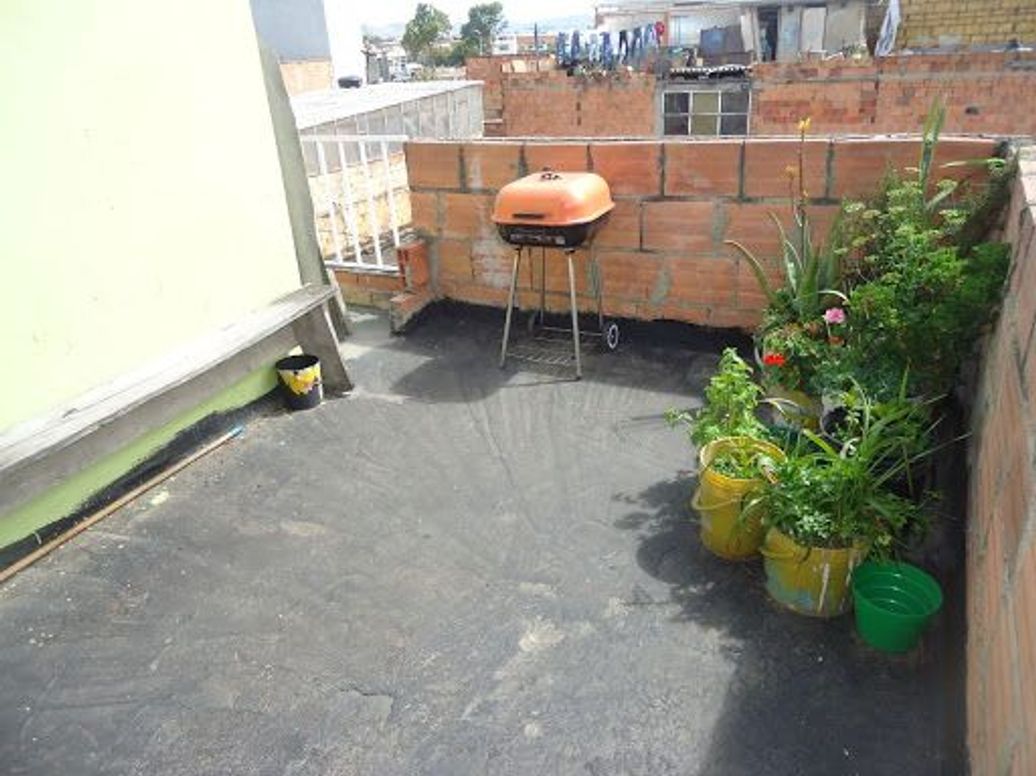 Casa de 12 alcobas en venta en Ciudad Kennedy Central, Bogotá, 300 m² · foto 12 de 12