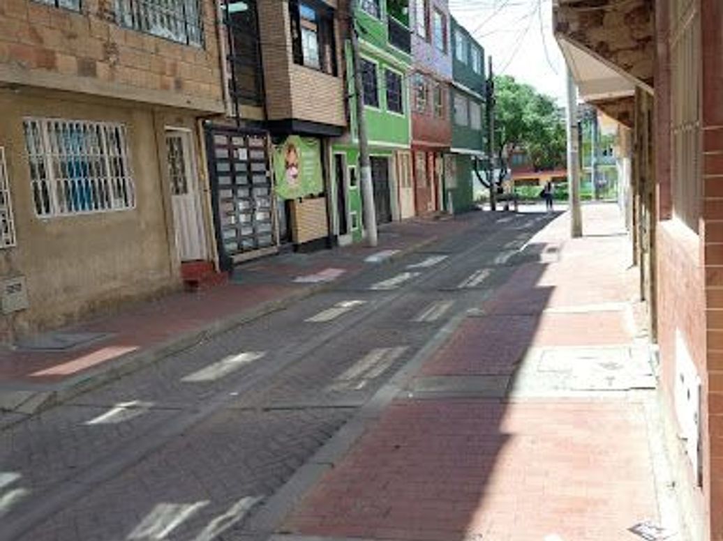 Casa de 8 alcobas en venta en Gran Britalia, Bogotá, 223 m² · foto 13 de 13