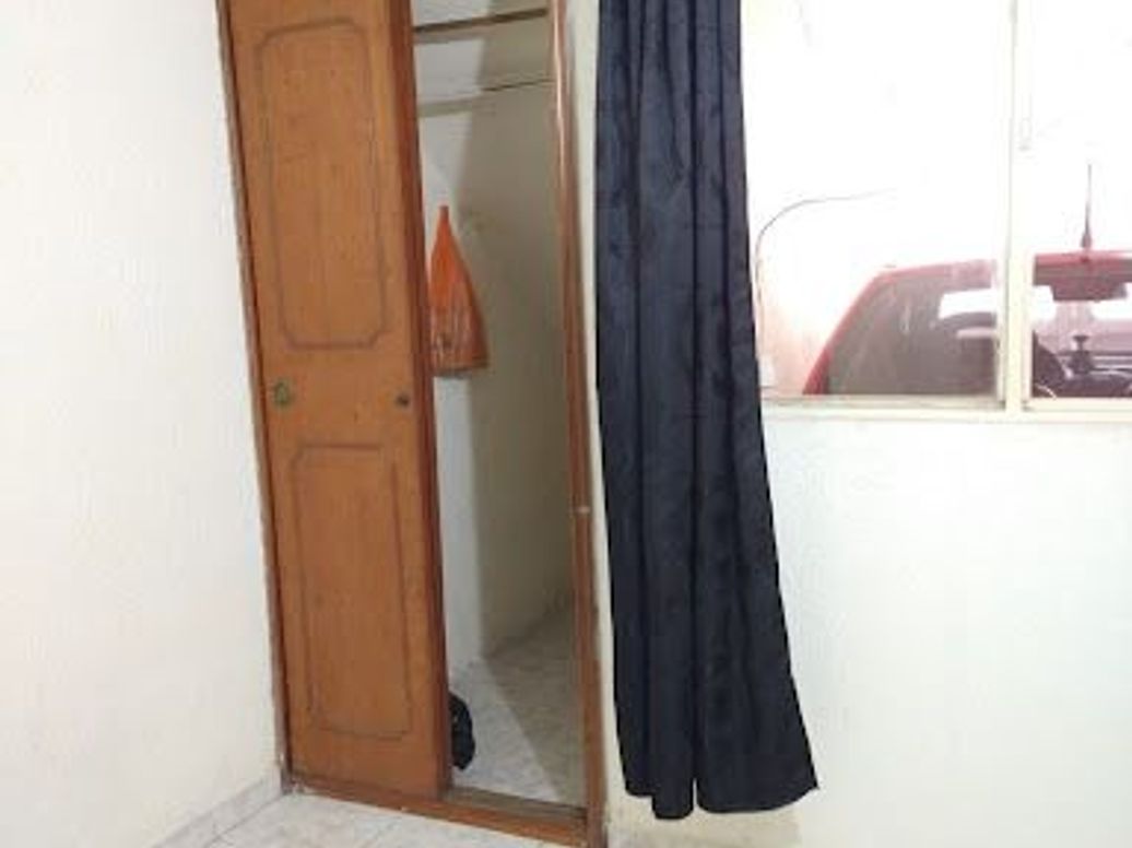 Casa de 8 alcobas en venta en Gran Britalia, Bogotá, 223 m² · foto 11 de 13