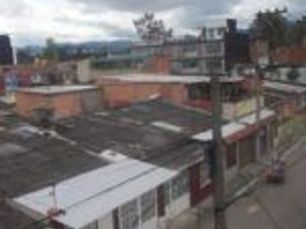 Casa de 6 alcobas en venta en Ciudad Kennedy Central, Bogotá, 324 m² · foto 12 de 14