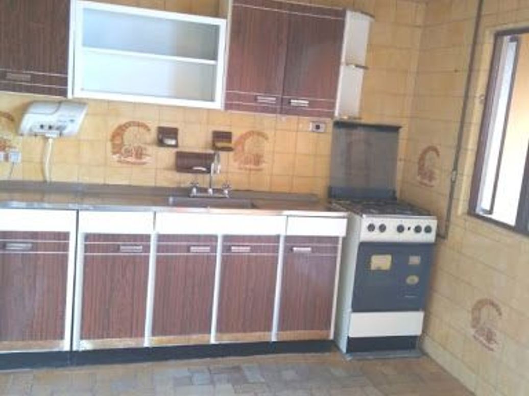 Casa de 13 alcobas en venta en Urbanización Carvajal, Bogotá, 280 m² · foto 2 de 20