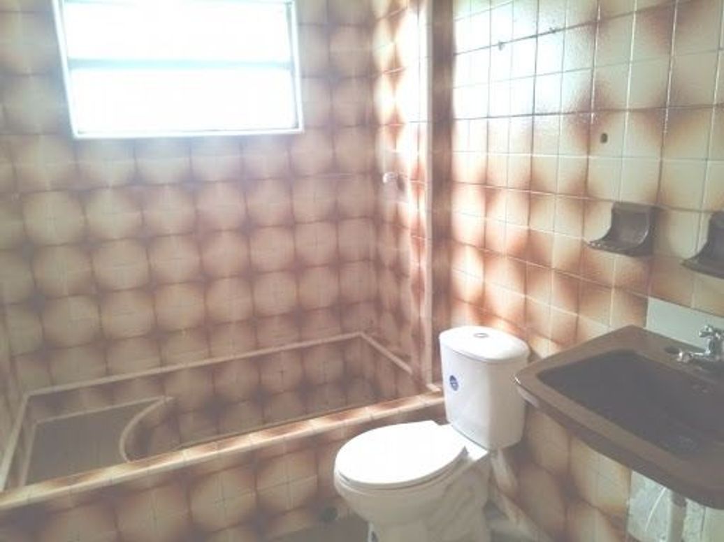 Casa de 13 alcobas en venta en Urbanización Carvajal, Bogotá, 280 m² · foto 16 de 20