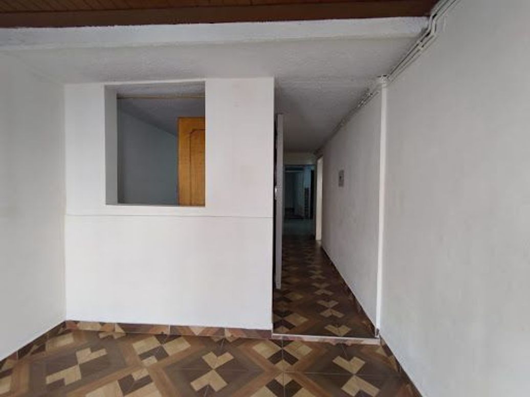 Casa de 10 alcobas en venta en Urbanización Sinaí, Bogotá, 324 m² · foto 2 de 17