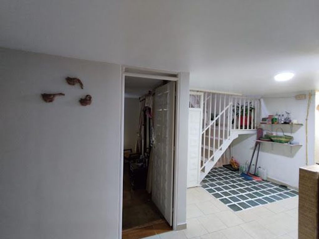 Casa de 10 alcobas en venta en Urbanización Sinaí, Bogotá, 324 m² · foto 11 de 17