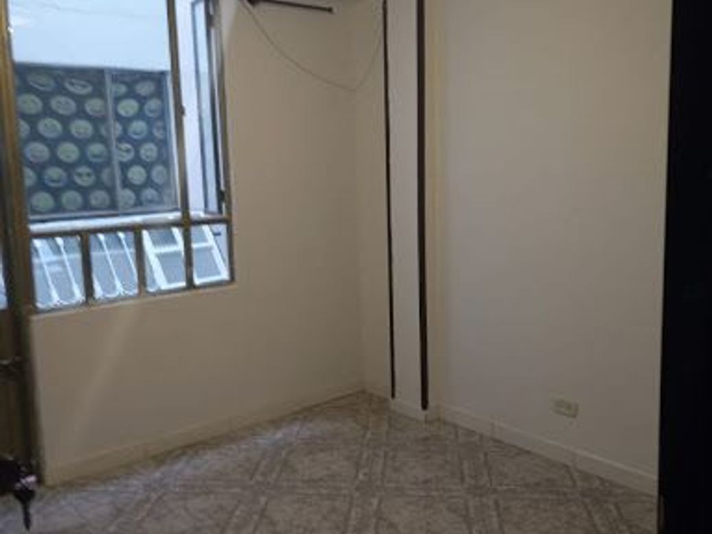Casa de 6 alcobas en venta en Ciudad Kennedy, Bogotá, 342 m² · foto 8 de 12