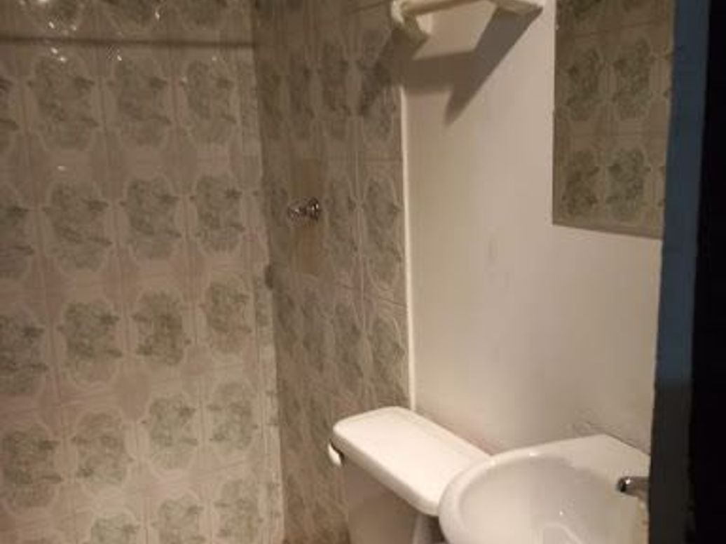 Casa de 6 alcobas en venta en Ciudad Kennedy, Bogotá, 342 m² · foto 10 de 12