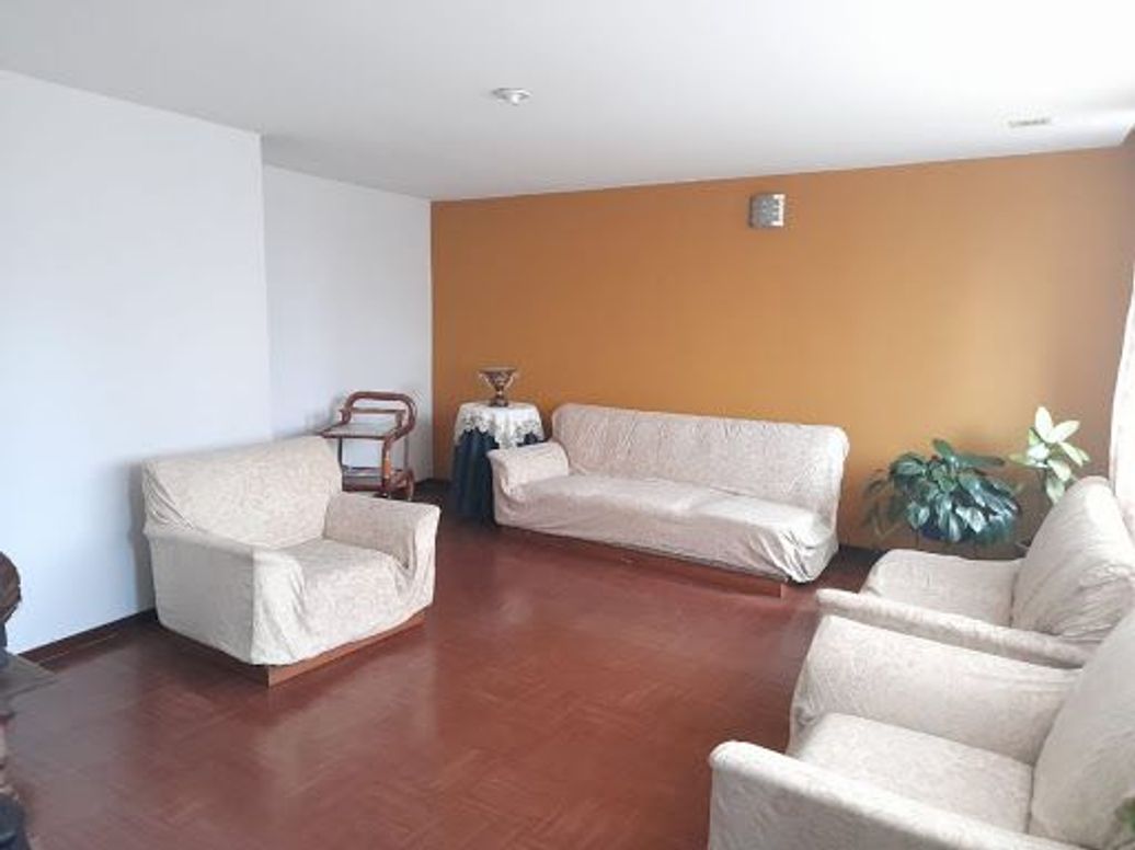 Casa de 9 alcobas en venta en La Reliquia, Bogotá, 236 m² · foto 10 de 15