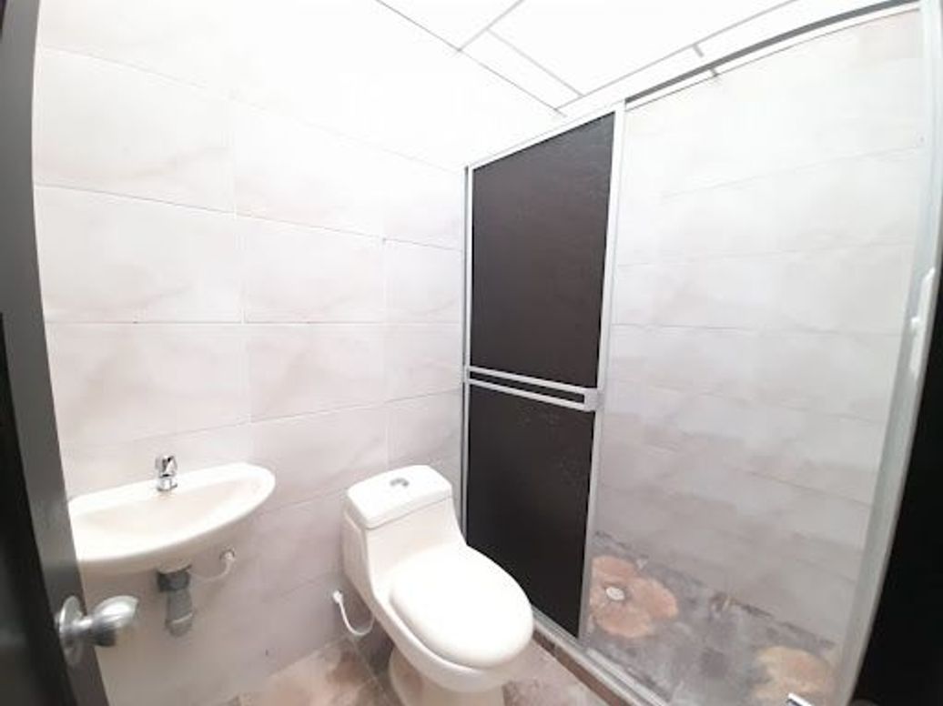 Casa de 12 alcobas en venta en Inglés Quiroga, Bogotá, 378 m² · foto 2 de 20