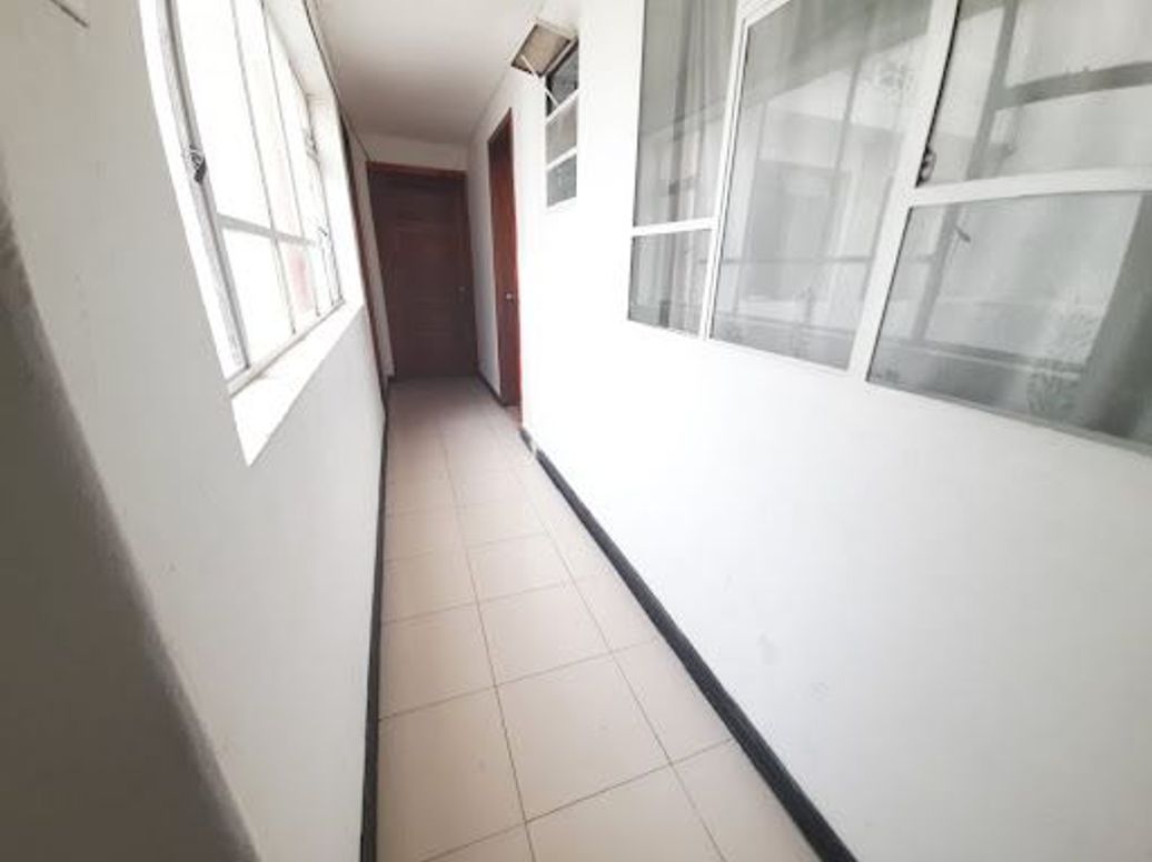 Casa de 12 alcobas en venta en Inglés Quiroga, Bogotá, 378 m² · foto 4 de 20