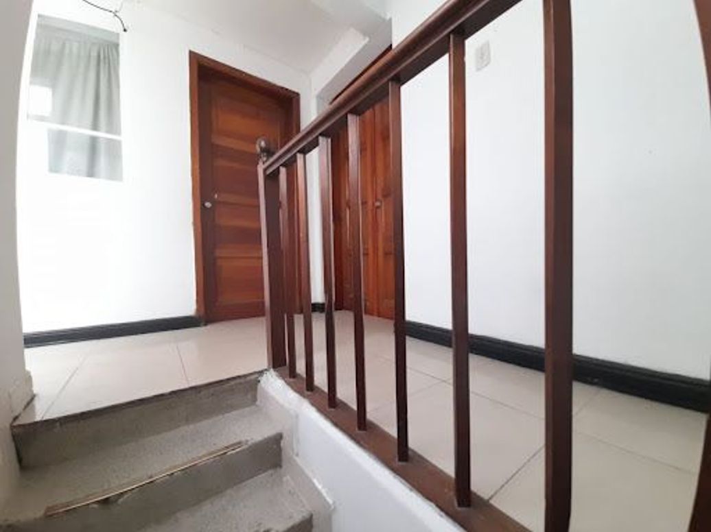 Casa de 12 alcobas en venta en Inglés Quiroga, Bogotá, 378 m² · foto 6 de 20