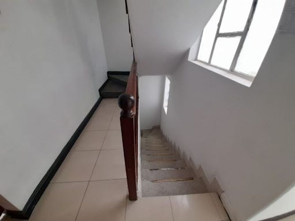 Casa de 12 alcobas en venta en Inglés Quiroga, Bogotá, 378 m² · foto 9 de 20