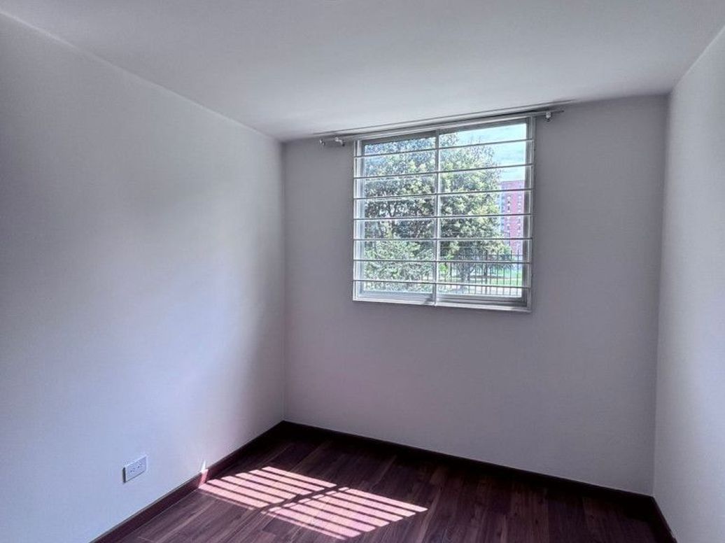 Apartamento de 2 alcobas en venta en Campo Alegre, Bogotá, 40 m² · foto 5 de 9