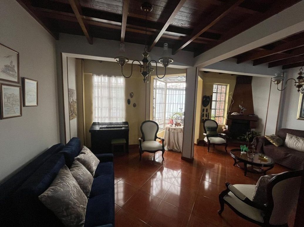 Casa de 4 alcobas en venta en Modelia, Bogotá, 261 m² · foto 2 de 20