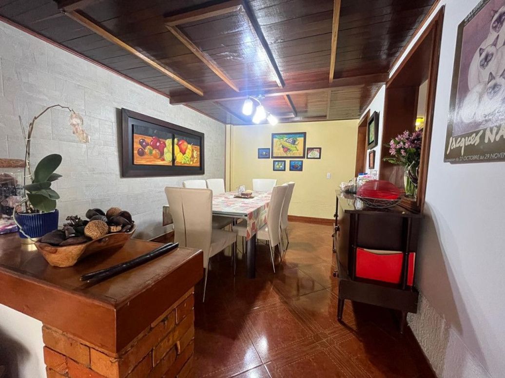 Casa de 4 alcobas en venta en Modelia, Bogotá, 261 m² · foto 3 de 20
