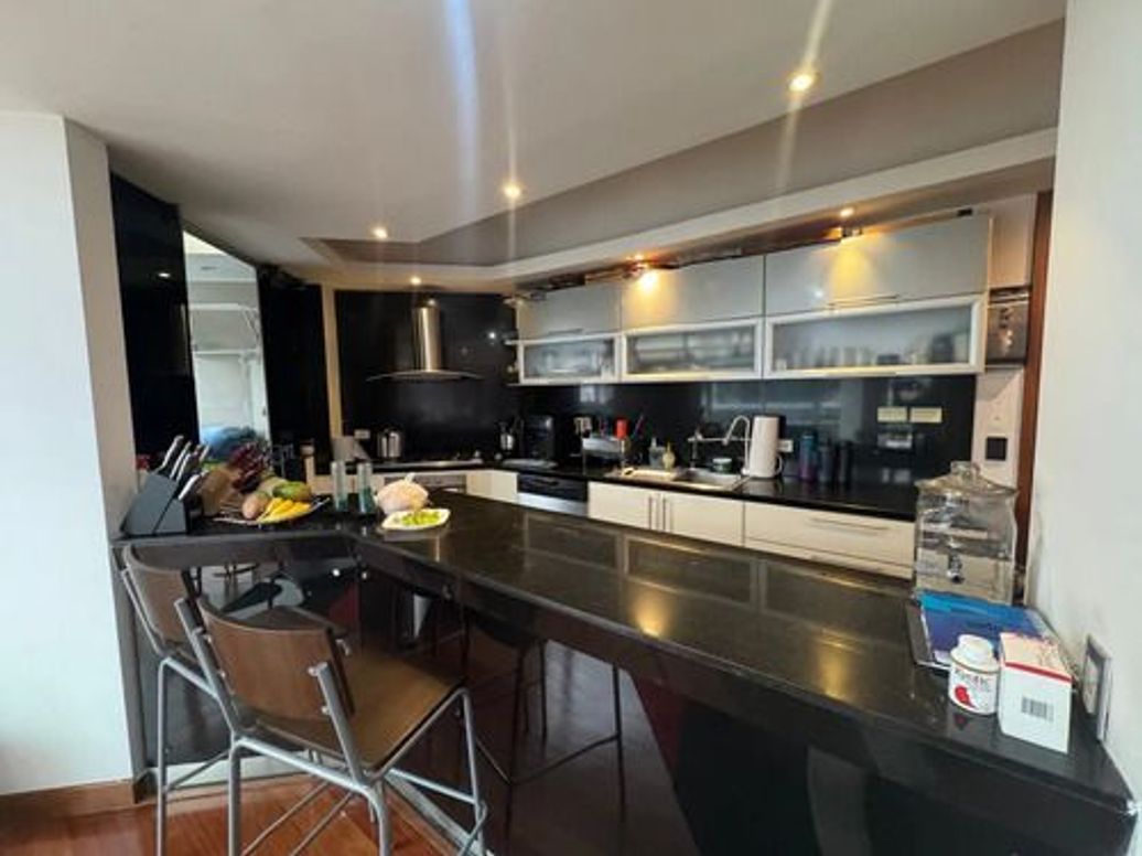 Apartamento de 4 alcobas en venta en Chico Navarra, Bogotá, 259 m² · foto 11 de 12