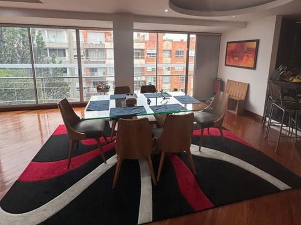 Apartamento de 4 alcobas en venta en Chico Navarra, Bogotá, 259 m² · foto 7 de 12