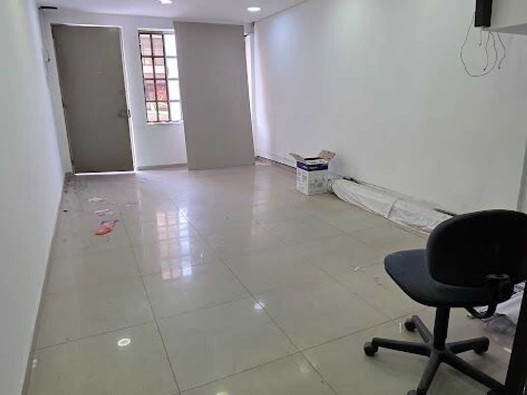 Casa de 6 alcobas en venta en Teusaquillo, Bogotá, 350 m² · foto 2 de 18