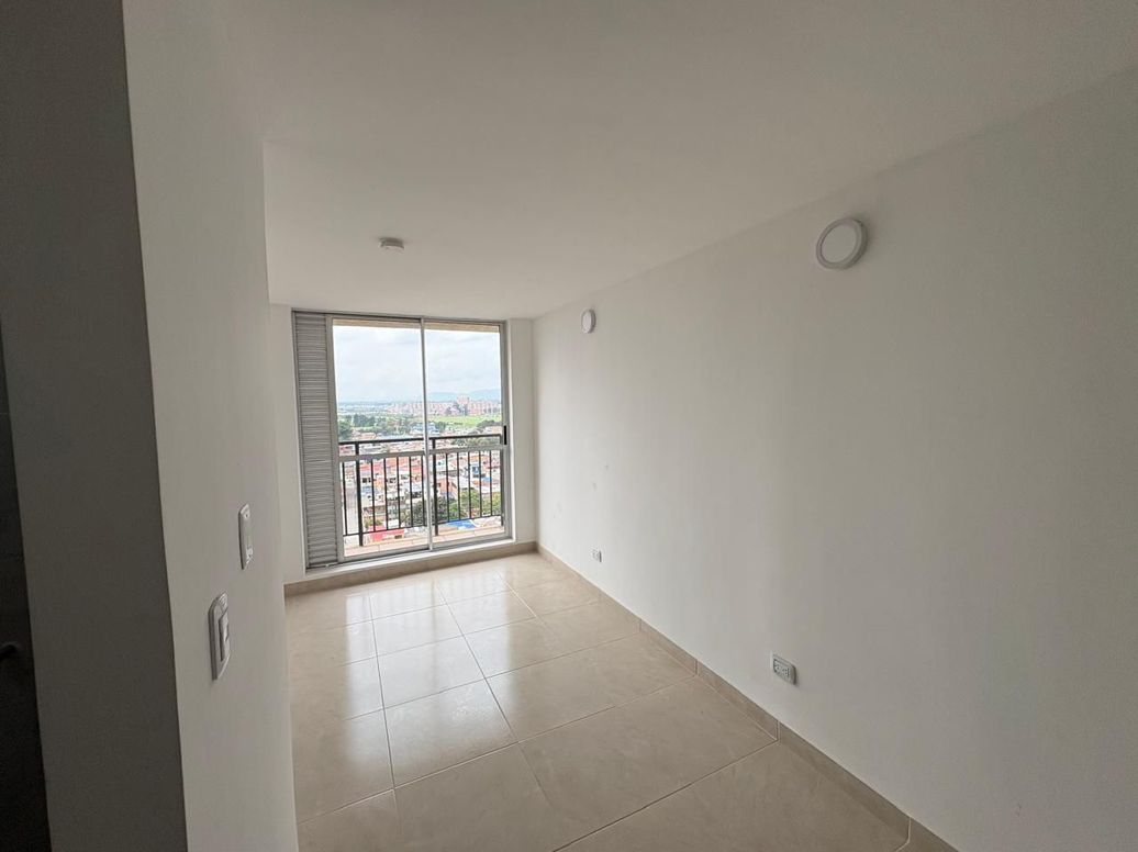 Apartamento de 2 alcobas en venta en Fontibón, Bogotá, 39 m² · foto 3 de 10