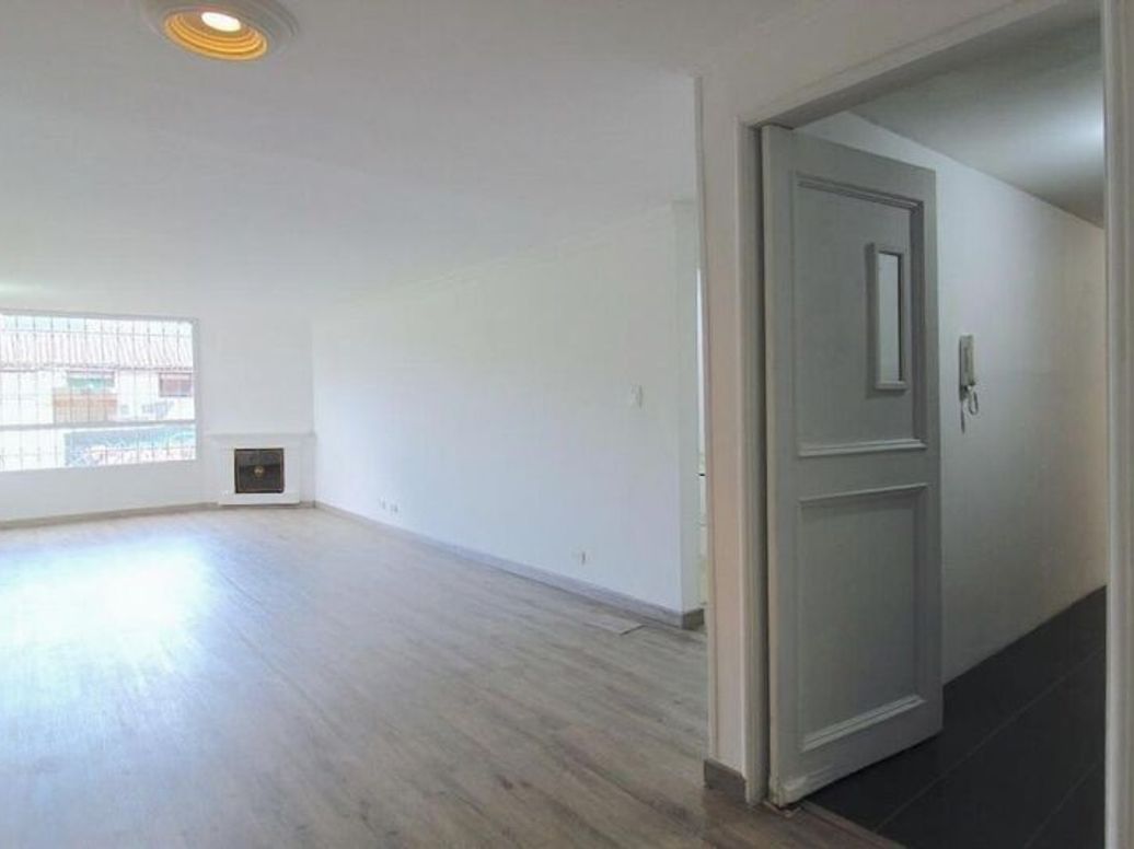 Apartamento de 3 alcobas en venta en El Batan, Bogotá, 130 m² · foto 2 de 14