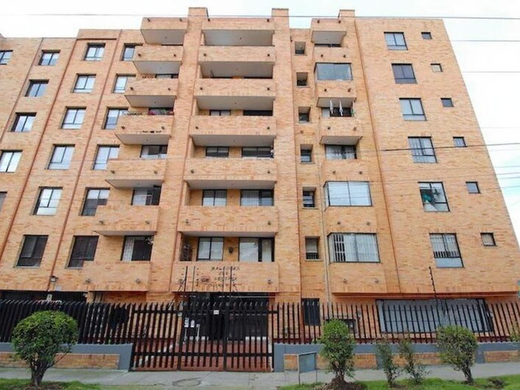 Apartamento de 3 alcobas en venta en El Batan, Bogotá, 130 m² · foto 3 de 14