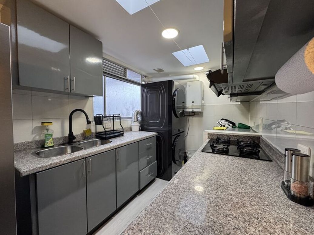Apartamento de 1 alcoba en venta en Bella Suiza, Bogotá, 74 m² · foto 2 de 15