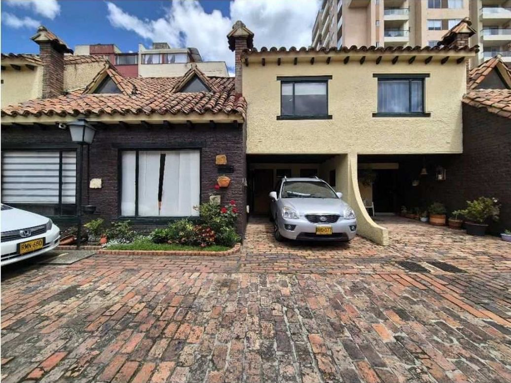 Casa de 4 alcobas en venta en Cedro Narvaez, Bogotá, 190 m² · foto 3 de 20