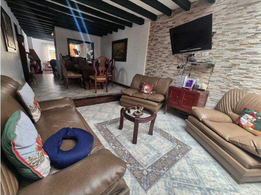 Casa de 4 alcobas en venta en Cedro Narvaez, Bogotá, 190 m² · foto 11 de 20