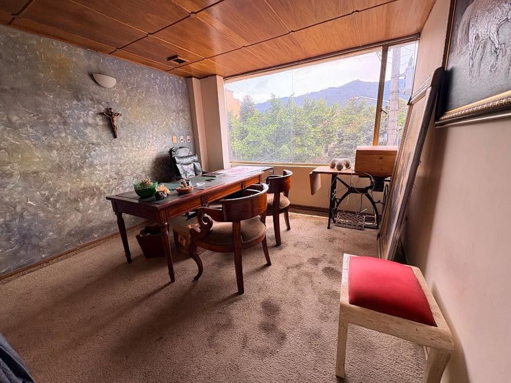 Apartamento de 4 alcobas en venta en Santa Barbara Central, Bogotá, 130 m² · foto 5 de 5