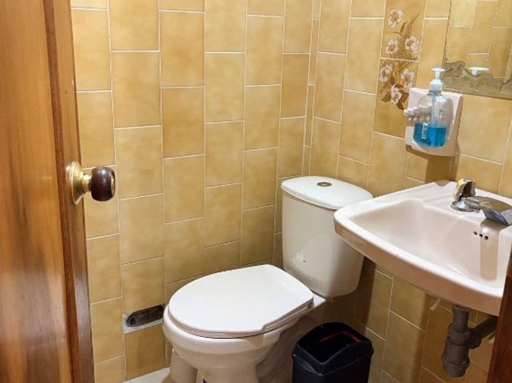 Apartamento de 4 alcobas en venta en Santa Barbara Central, Bogotá, 130 m² · foto 4 de 5