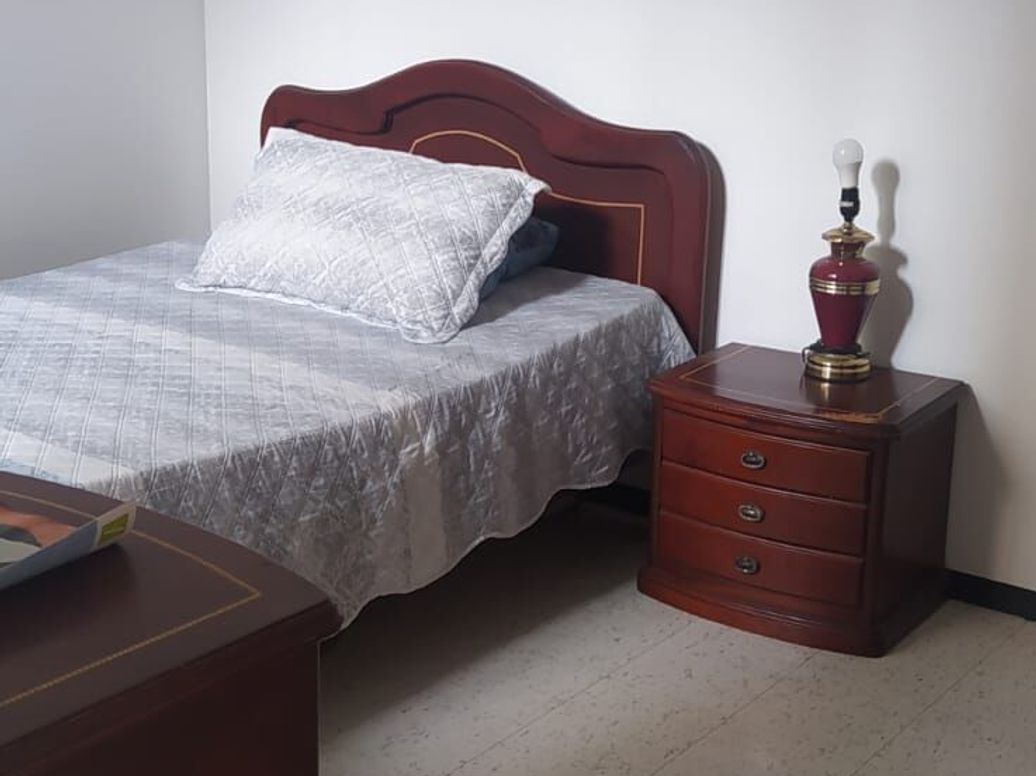 Casa de 7 alcobas en venta en Los Monjes, Bogotá, 227 m² · foto 12 de 20