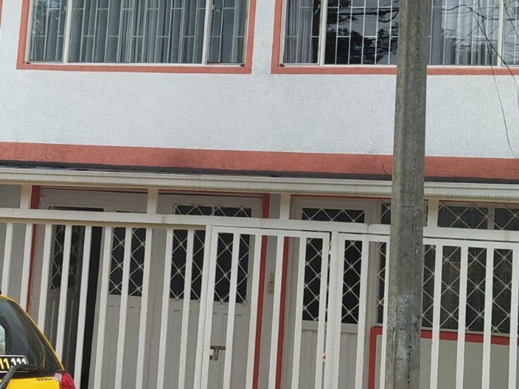 Casa de 7 alcobas en venta en Los Monjes, Bogotá, 227 m² · foto 3 de 20
