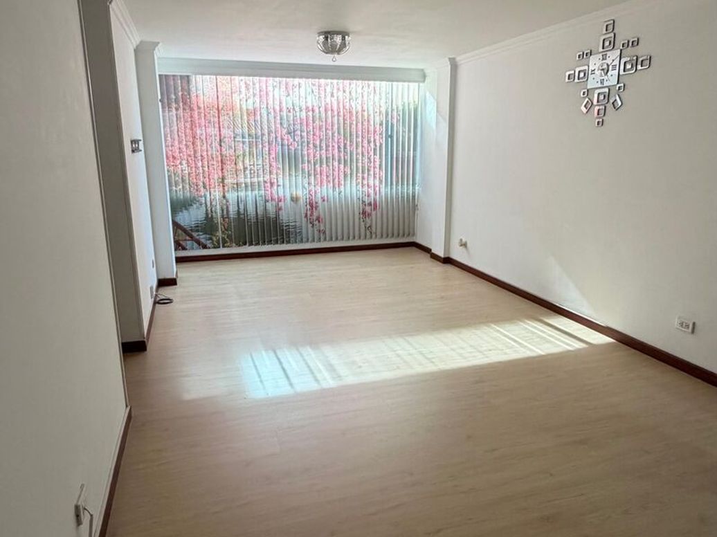 Apartamento de 3 alcobas en venta en Andes Norte, Bogotá, 80 m² · foto 2 de 10