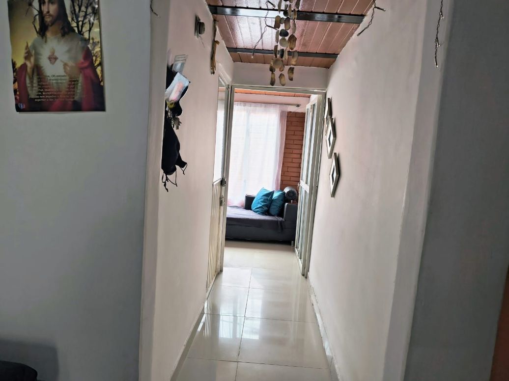 Casa de 6 alcobas en venta en Primavera, Bogotá, 230 m² · foto 9 de 20